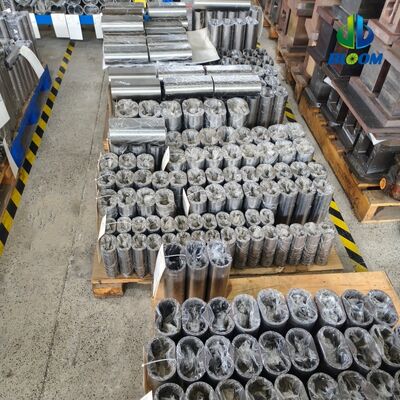 ट्विन स्क्रू एक्सट्रूडर में बढ़े हुए पहनने के प्रतिरोध के लिए Ni60 मिश्र धातु लाइनर के साथ संक्षारण प्रतिरोधी एक्सट्रूडर स्क्रू बैरल