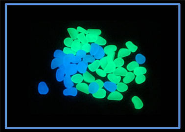 अंधेरे कंकड़ में Luminescent शीशे का आवरण पत्थर / चमक