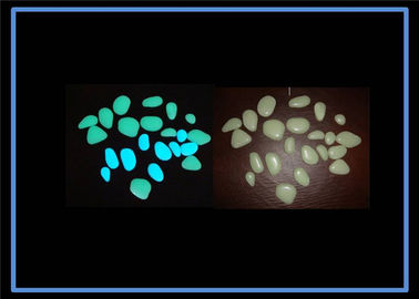 अंधेरे कंकड़ में Luminescent शीशे का आवरण पत्थर / चमक