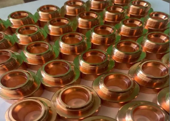 निकला हुआ किनारा नट नट स्पॉट वेल्डिंग के लिए 17mmx25mm कवर करता है